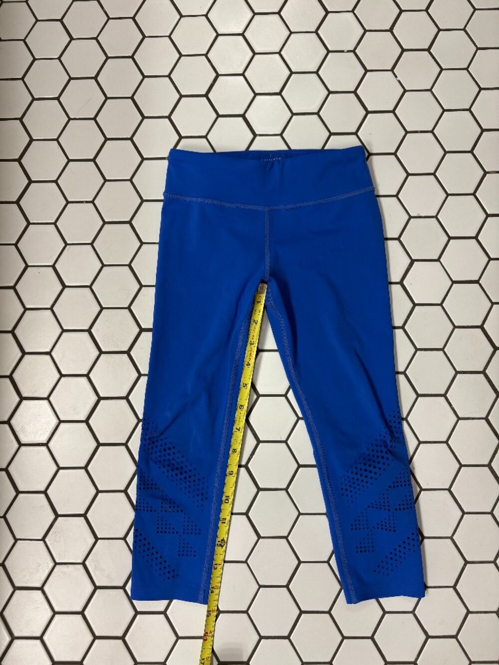 Athleta Girl Blue Laser Cut Capri Leggings Size XS 6